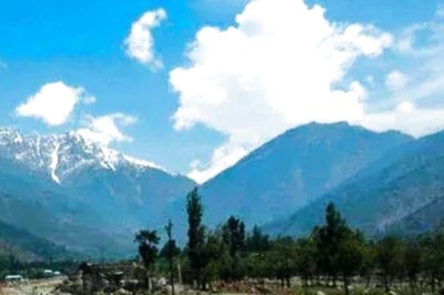 At 17°C, J&K's Gulmarg Reels Under Four-Fold Rise in Temperature; Bids Adieu to Snow