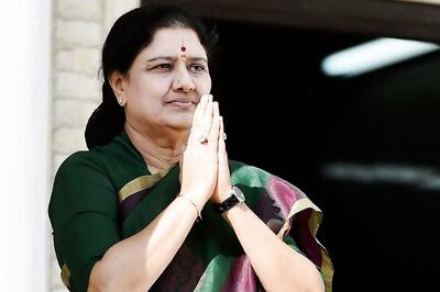 Will Legal Troubles Nip Sasikala's CM Dream? Here's All You Need to Know