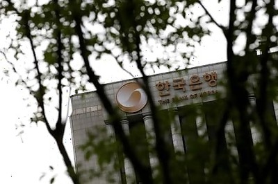 South Korea Central Bank Holds Rates, But Cuts 2020 GDP Forecast On Coronavirus Concerns