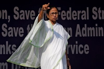 Canards Spread against West Bengal over Covid-19 Tests, Says Mamata; Accuses Centre of Sending Faulty Kits