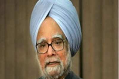 PM meets ministers to find solution over J-K issue