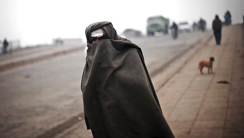 Cold wave continues in North India, Agra records 1.4 deg C