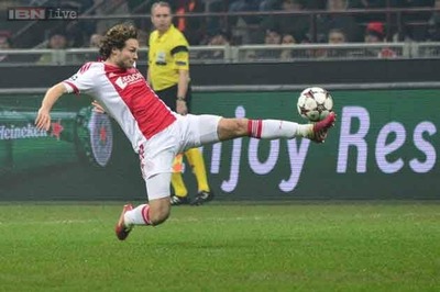 Manchester United set to sign Daley Blind from Ajax