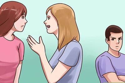 How to Make a Guy Jealous at School (Even if He Doesn't Like You)