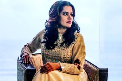 AIFW SS17: Sona Mohapatra Turns Showstopper, Dances To Her Songs On the Ramp