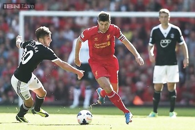 Liverpool's unbeaten start ends, Everton's remains in Premier League