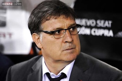 Martino quits as Barcelona coach after trophyless season