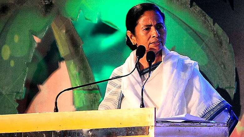 Mamata Banerjee to Meet Rajnath Singh to End Darjeeling Crisis