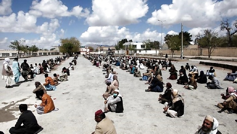 Pakistan Struggles to Stop Congregational Prayers as Cases Surge Past 2,400