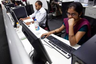 Digital India? Survey Reveals Just 25% of Indian Adults Using The Internet