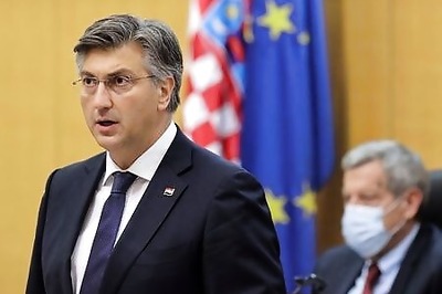 Croatia, joined by minority Serb leader, marks 25 years since independence war victory