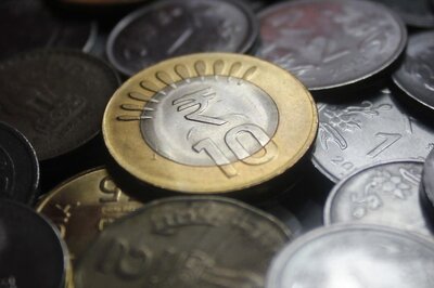 Rupee Rises 4 Paise to 77.62 Against US Dollar in Early Trade