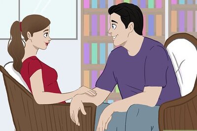 How to Get a Boy to Kiss You when You're Not Dating Him