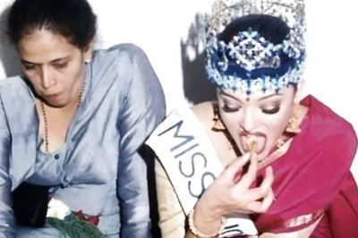 Old Pic of 1994 'Miss World' Aishwarya Rai Bachchan Eating Lunch Resurfaces, Fans Laud Her 'Humility'