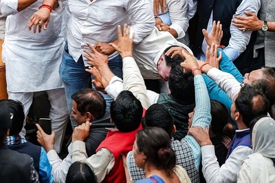 'Mockery of Constitution': BJP, AAP Members Kick, Slap Each Other Over 1 Vote in MCD House | 10 Points