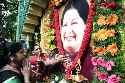 Apex Court Puts Inquiry into Jayalalithaa's Death on Hold After Appeal by Apollo Hospitals