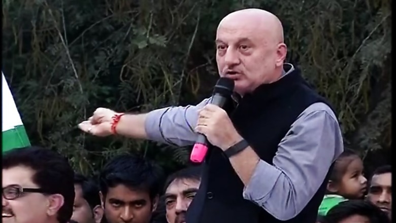 Only those can be considered as heroes who talk in favour of the country: Anupam Kher