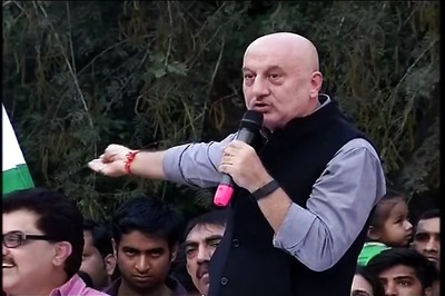 Only those can be considered as heroes who talk in favour of the country: Anupam Kher