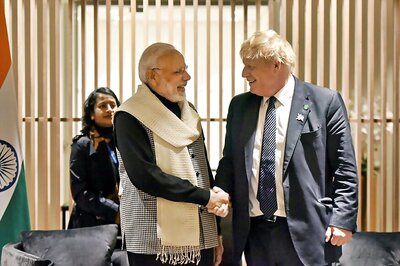 'Looking Forward to Working Together': PM Modi Congratulates Boris Johnson for Thumping Victory
