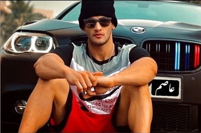 Bigg Boss 13 Runner-up Asim Riaz Gets Mobbed by Fans in Chandrapur, Watch Video