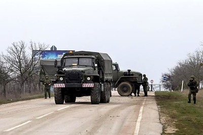 Ukraine: World scrambles as Russia tightens grip on Crimea
