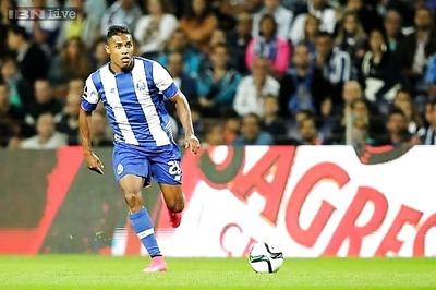 Juventus sign Brazil left back Alex Sandro from Porto