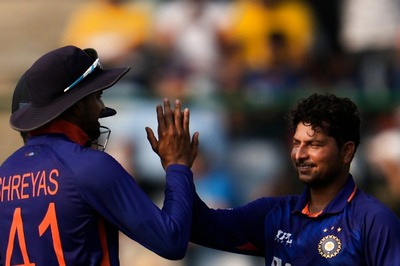IND vs SA, 3rd ODI: Kuldeep Yadav's Four-Wicket Haul Helps India Bowl Out South Africa for 99