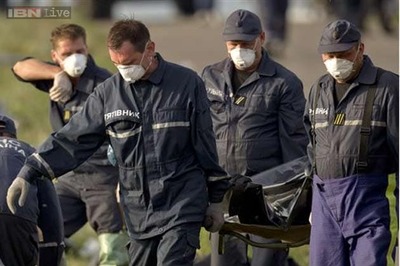 Outraged world leaders heap pressure on Russia over MH17 probe