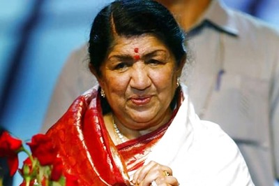 Lata Mangeshkar Returns Home from Hospital, Tweets She was Diagnosed with Pneumonia