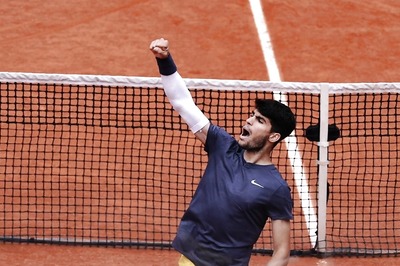 French Open: Carlos Alcaraz Books Stefanos Tsitsipas Rematch, Iga Swiatek Races into Quarters