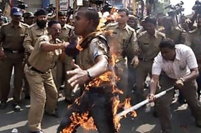 Telangana row keeps Hyderabad on the edge