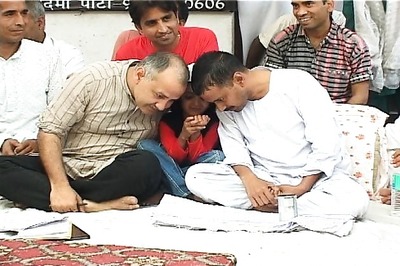 Kejriwal's fast a crucial rite of passage: Yogendra Yadav