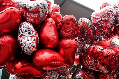 Single? Dating someone? Know which special colour to opt for on Valentine's Day