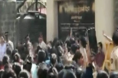 Mumbai: Clashes Erupt Between Women Candidates, Police During Fire Brigade Recruitment Drive | Watch