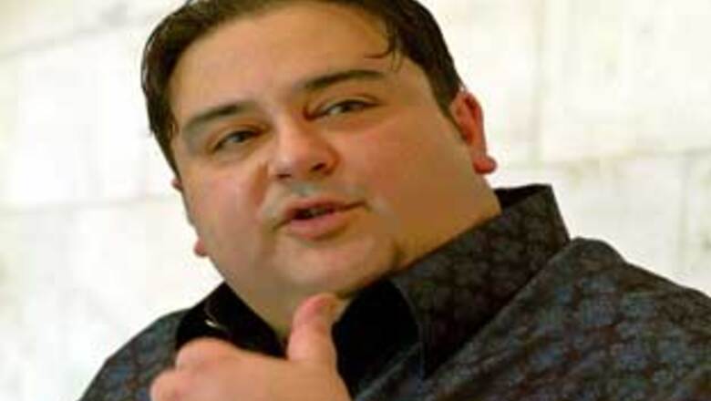 Wife finds Adnan's music loud, files for divorce