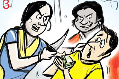 Eunuchs hitch a ride with NRI, thrash and rob him