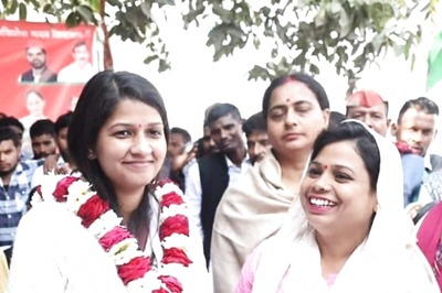 UP Polls: Contest for Lucknow North Heats Up as SP Pits 25-year-old Pooja Shukla against BJP MLA Neeraj Bora