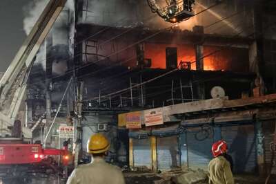 Fire Breaks Out at 3-story Building in Delhi's New Ashok Nagar, 12 Rescued