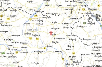 Rs 2.86 lakh, Congress flags seized from a car on Purnea-Katihar road