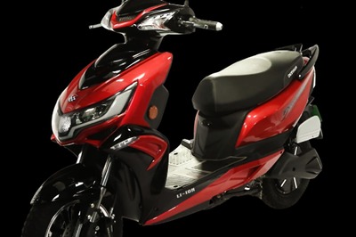 Following Recent EV Scooter Fires, Okinawa Issues Recall of 3,215 Praise Pro Scooters