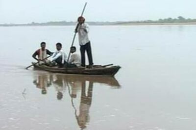 10 women drown, 20 missing in Maharashtra boat capsize