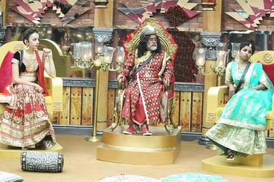 Bigg Boss 10, Day 16: Mona Kisses Manu, Rohan Lands up in Jail