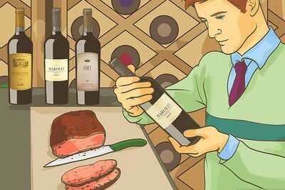 How to Choose a Bargain Holiday Wine