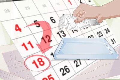 How to Accustom Your Pregnant Dog to the Whelping Box