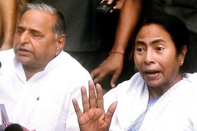 President poll: Mamata's emissary meets Mulayam