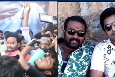 Cool Suresh Brings Toy Helicopter At First Day Screening Of Simbu’s Pathu Thala