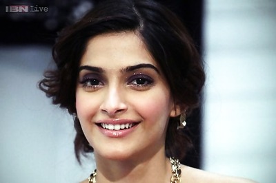 Sonam Kapoor admitted in Mumbai hospital for swine flu treatment
