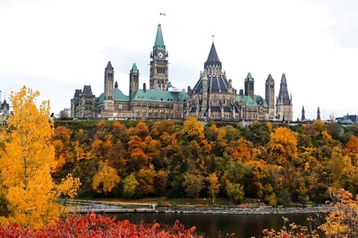 One Killed in Gunfire Near Canadian Parliament, Three Seriously Injured