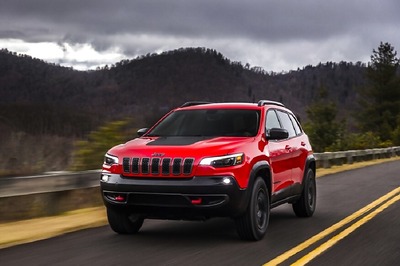 2019 Jeep Cherokee Unveiled, Gets a New Engine