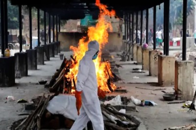 Maha Govt to Provide Rs 25L Insurance to NGOs Performing Last Rites of Covid-19 Victims